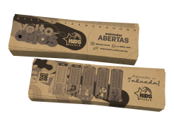 régua e papel kraft em impressão preta