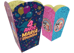 duas embalagens de pipoca